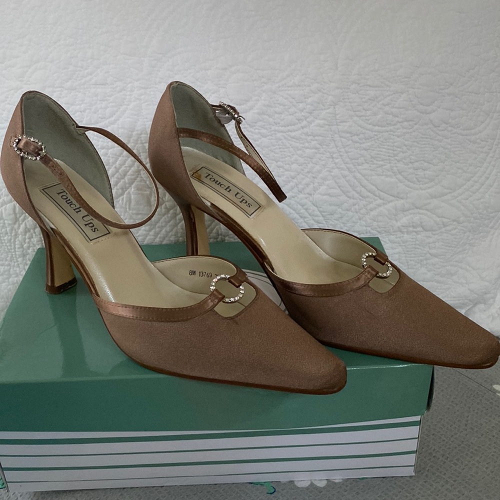 Touch Ups Dress Shoes Size 8 Taupe
